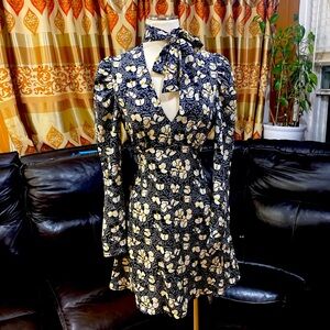 Topshop Size 6 Scarf Neck Top with Deep V and puff sleeves